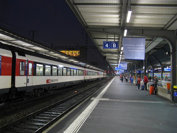 �W���l�[�u�R���i�o���w