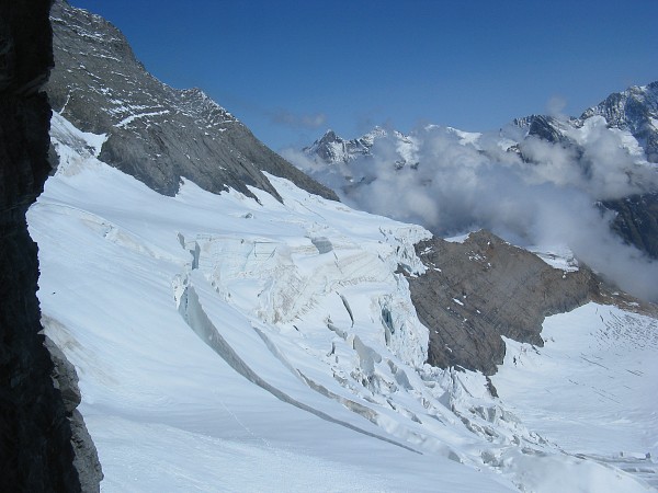 �N���C�l�V���C�f�B�b�N�`�����O�t���E���b�z
�r���w����