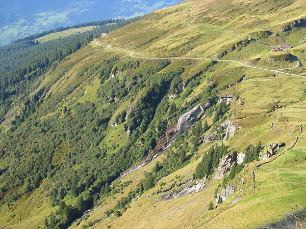 �t�B���X�g�`�o�b�n�A���v�[�[�@�g���b�L���O�R�[�X