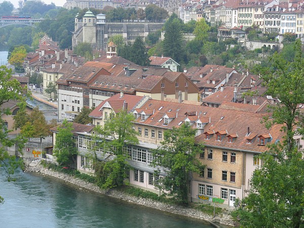 �x�����@���܉��t�߂��猩�����s�X�n�i���E��Y�j