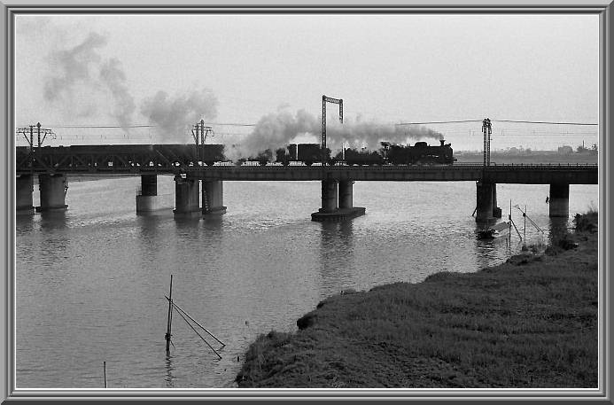 �܂��܂�
���[�J��